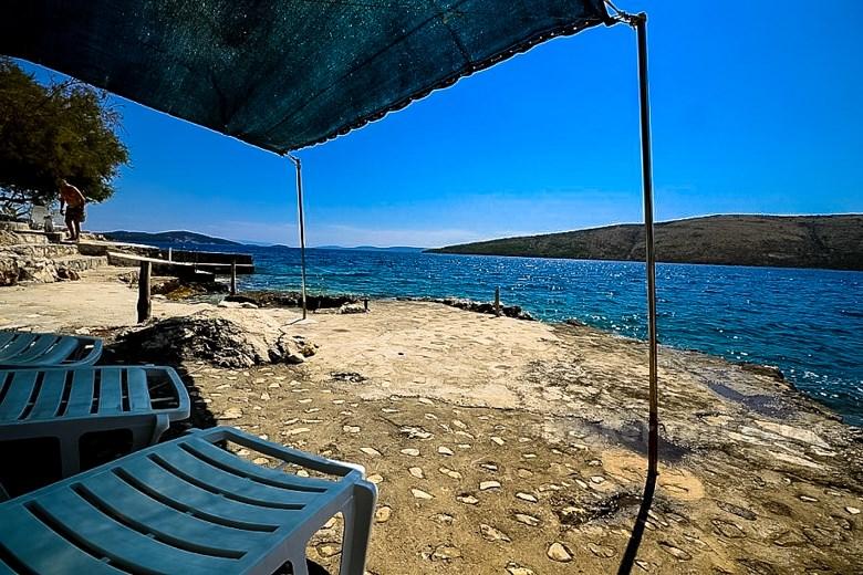 Maison / Villa, Propriété dans la première rangée de la mer avec plage privée, à vendre