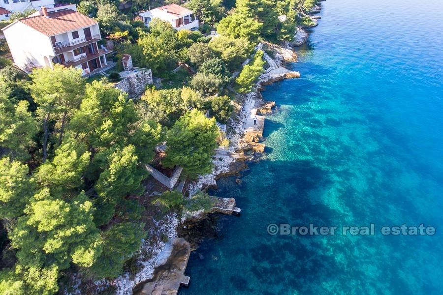 Maison / Villa, Maison spacieuse première rangée à la mer, à vendre