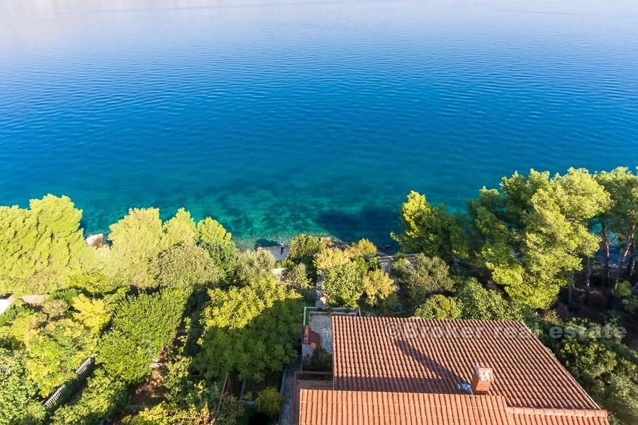 Maison / Villa, Maison spacieuse première rangée à la mer, à vendre