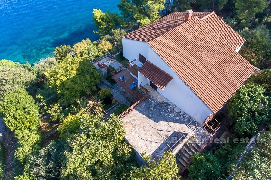 Maison / Villa, Maison spacieuse première rangée à la mer, à vendre