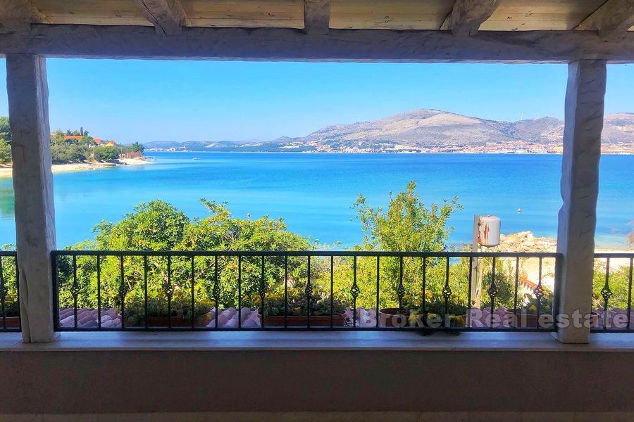 Maison / Villa sur Ciovo, résidence de standing, front de mer avec piscine, à vendre