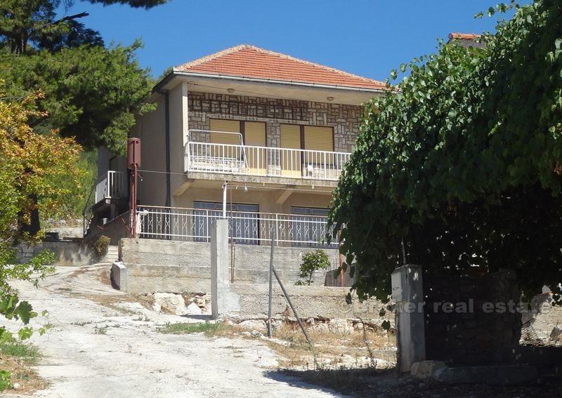 Casa / villa nei pressi di Marina, terza fila dal mare, con una bella vista, in vendita