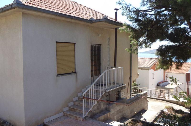 Casa / villa nei pressi di Marina, terza fila dal mare, con una bella vista, in vendita