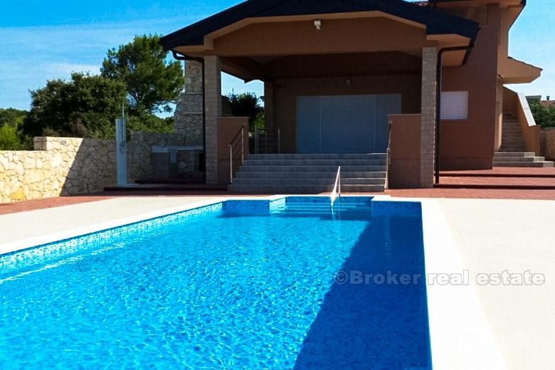 Maison / Villa sur l'île Vir avec une piscine, une nouvelle construction, front de mer, en vente