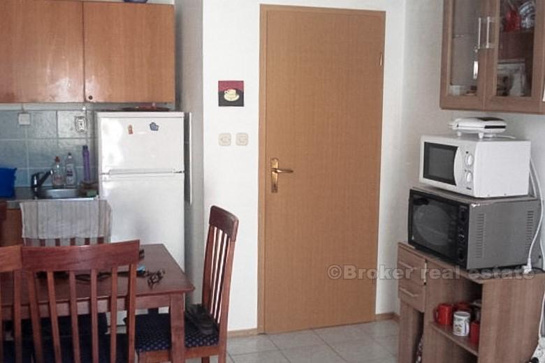 Apartman/Stan, otok Šolta, u blizini mora, na prodaju