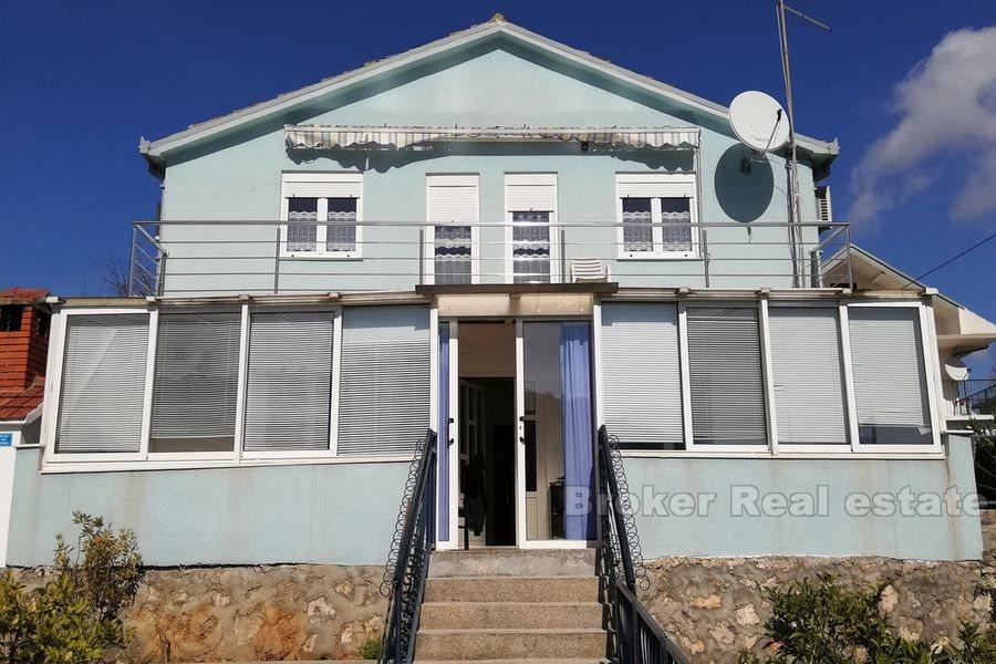 Seafront hus med båt kaj, til salgs