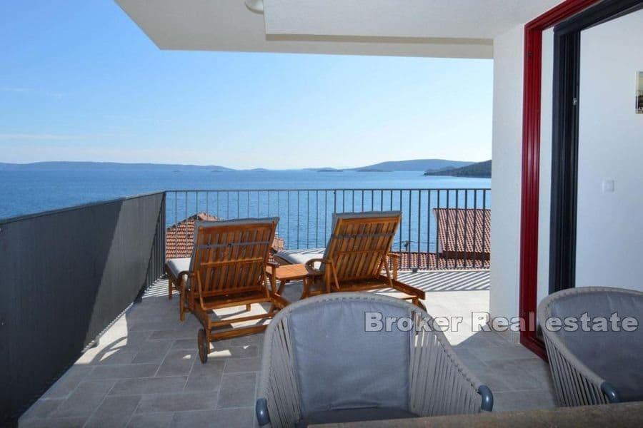 Palazzina con vista mare