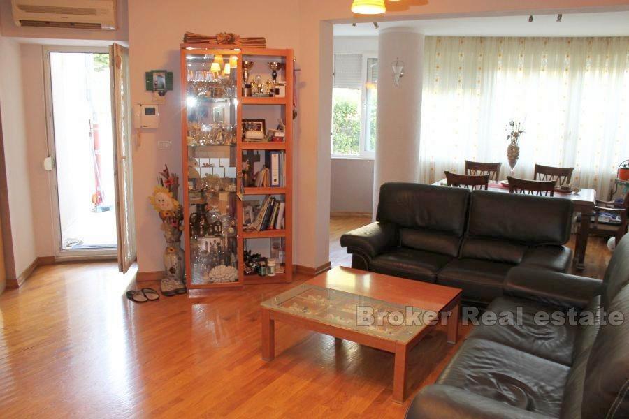 Apartament z ogrodu uprawnego