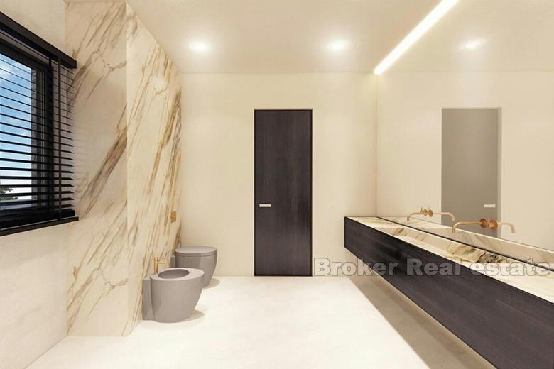 Kuća/Vila, prvi red do mora na parceli od 720m2 sa prekrasnim pogledom, na prodaju