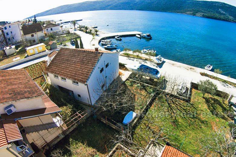 Maison / Villa, près de Trogir, en bord de mer, en vente