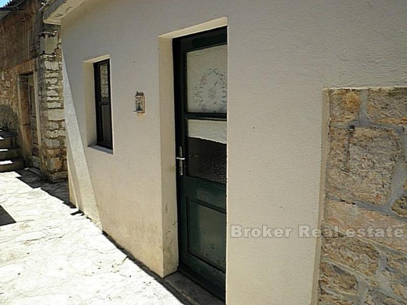 La maison / villa, située le long du front de mer, Vrboska, île de Hvar