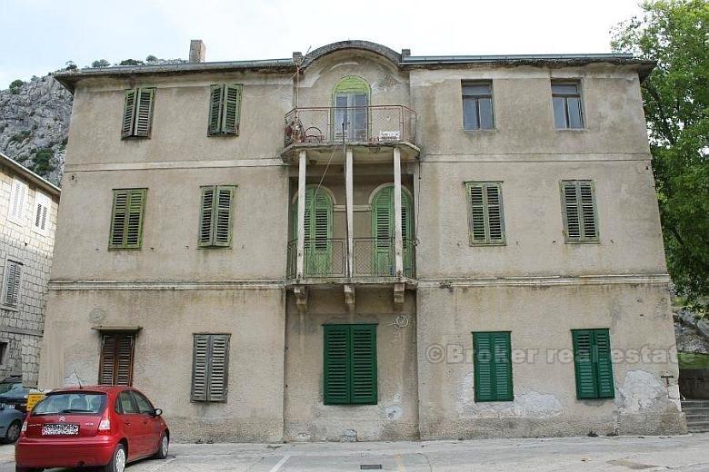 Casa / Villa, individuale, da ristrutturare, Omis