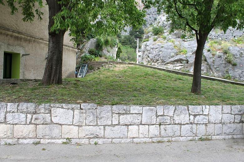 Casa / Villa, individuale, da ristrutturare, Omis