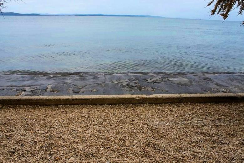 Дом / Вилла, первом ряду от моря, нуждается в частичной реконструкции
