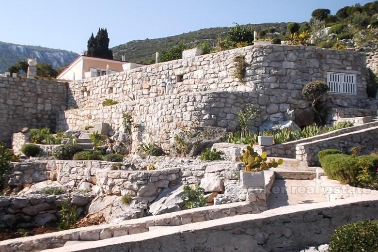 Das Haus / Villa, mit einem herrlichen Kaskade Garten, Meerblick