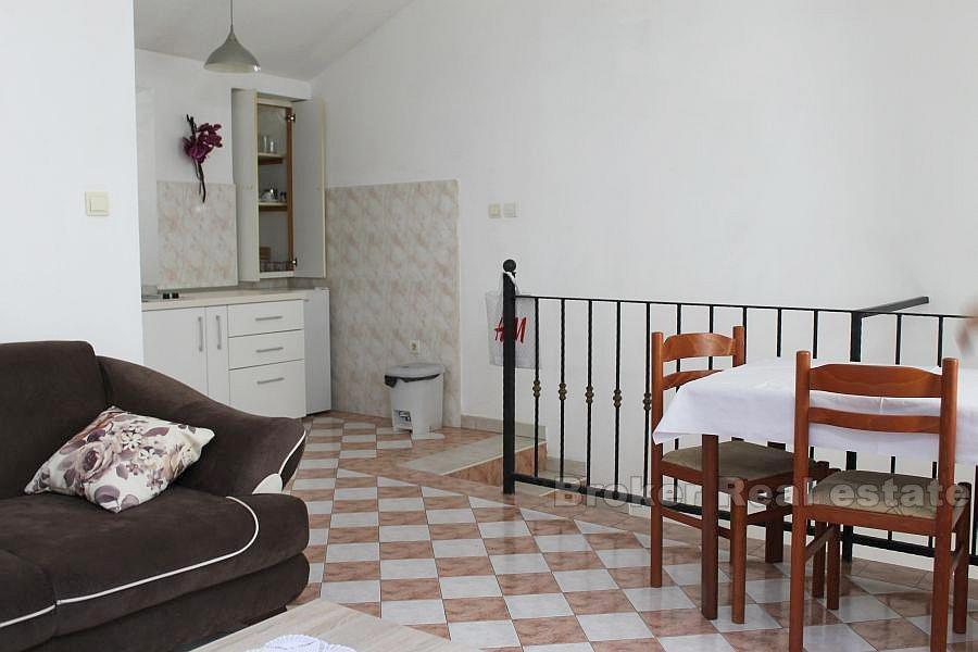 La maison / villa, sur trois étages, Split, centre