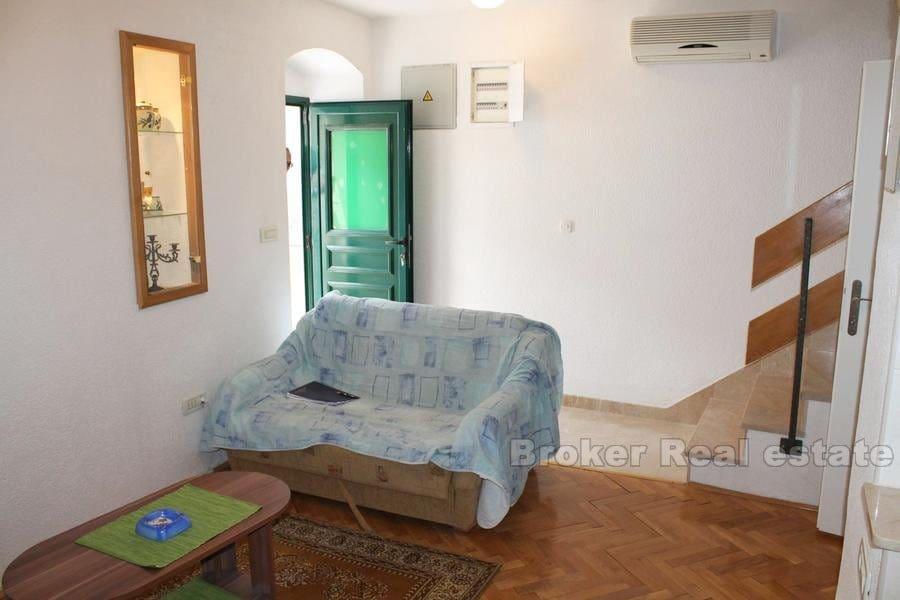 Hus / Villa, Renovert gammelt steinhus, til salgs