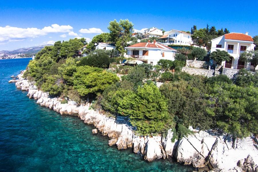 Villa unique dans la première rangée de la mer, à vendre