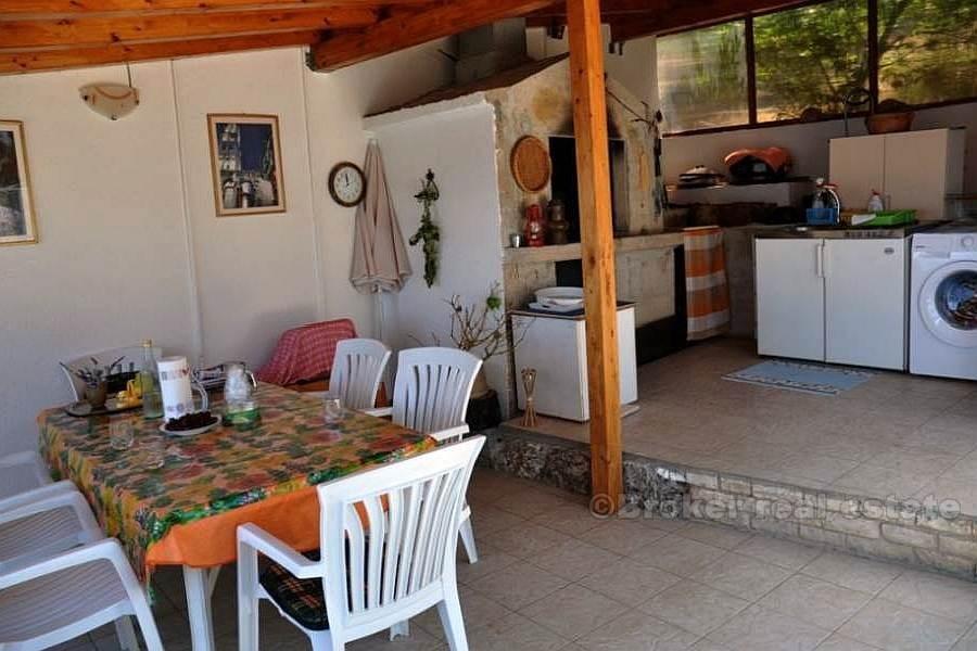 Samostojeća kuća u prvom redu do mora