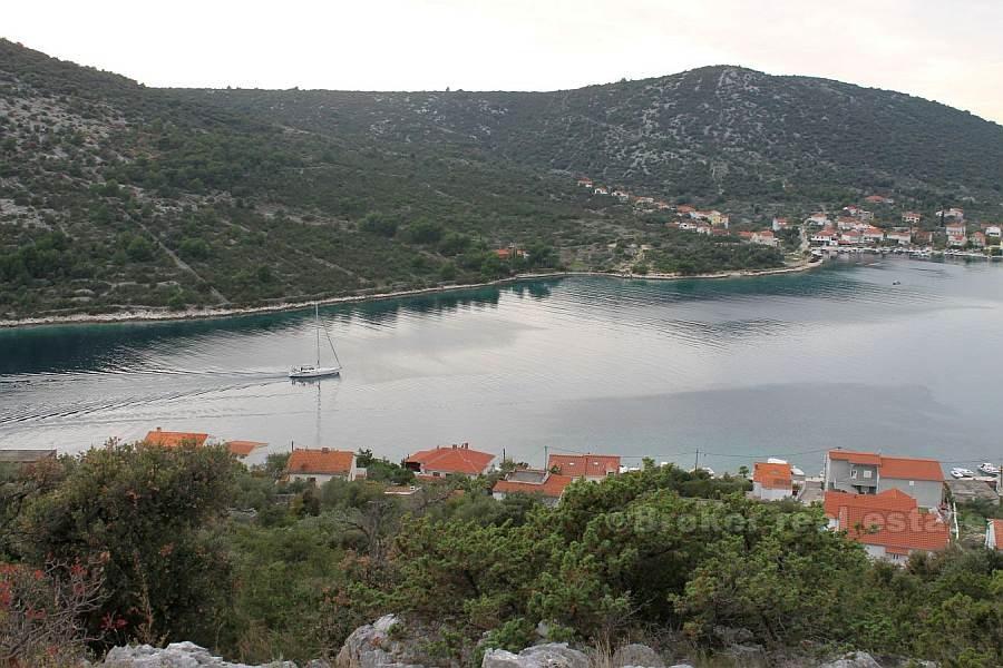 Terreno edificabile con vista sulla baia, in vendita