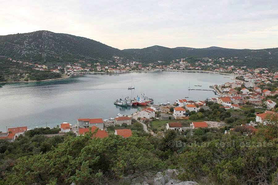 Terreno edificabile con vista sulla baia, in vendita
