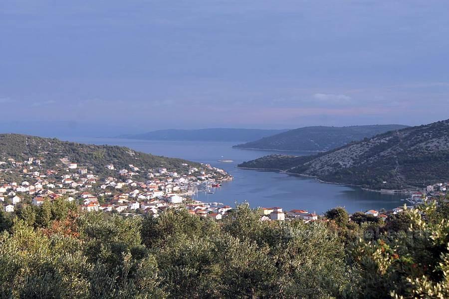 Terreno edificabile con vista sulla baia, in vendita