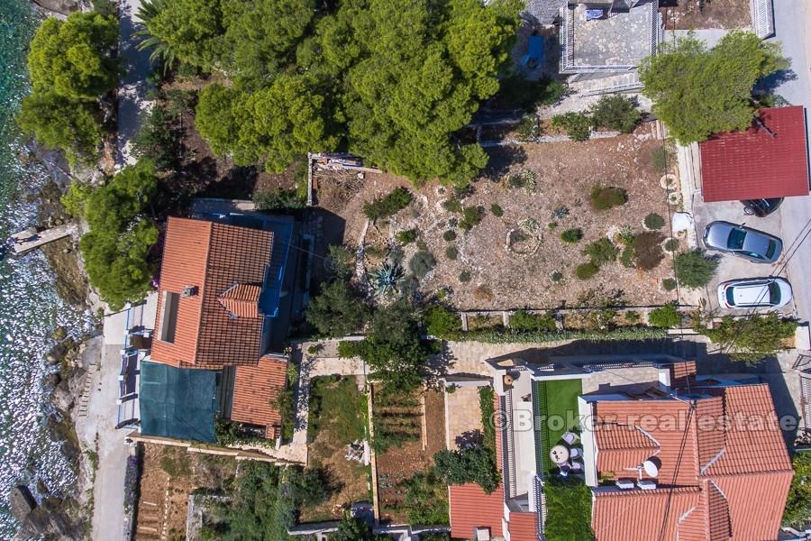 Samostojeća kuća u prvom redu do mora, na prodaju