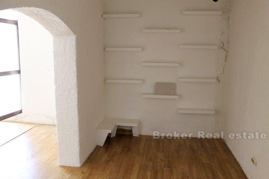 An interesting business space, for rent