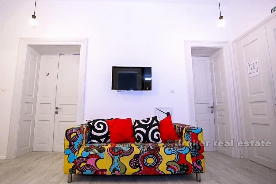 Plně zařízený a vybavený hostel, na prodej
