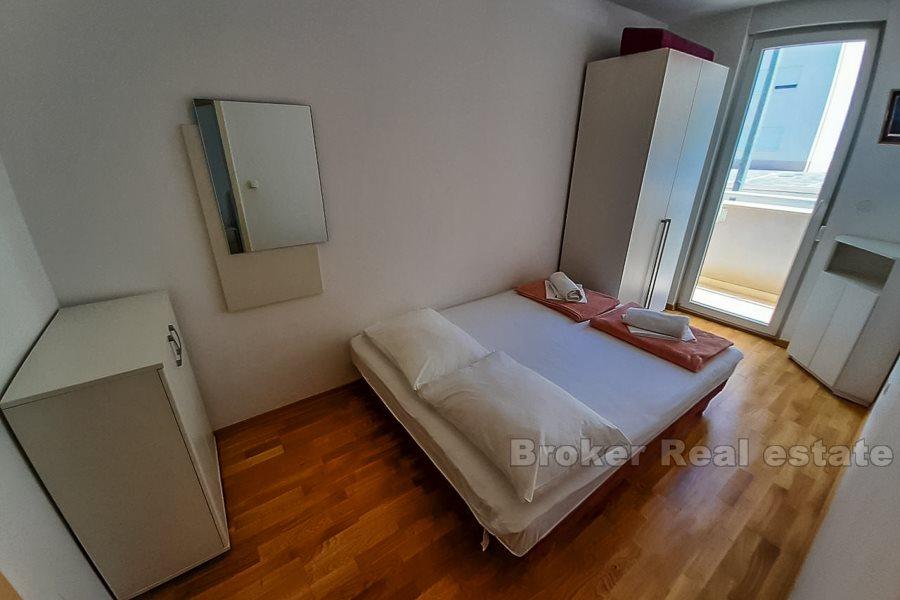 Spazioso appartamento con due camere da letto in un bel quartiere