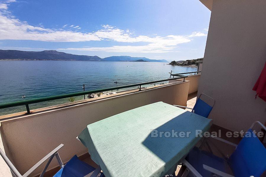 Dvosoban apartman prvi red do mora