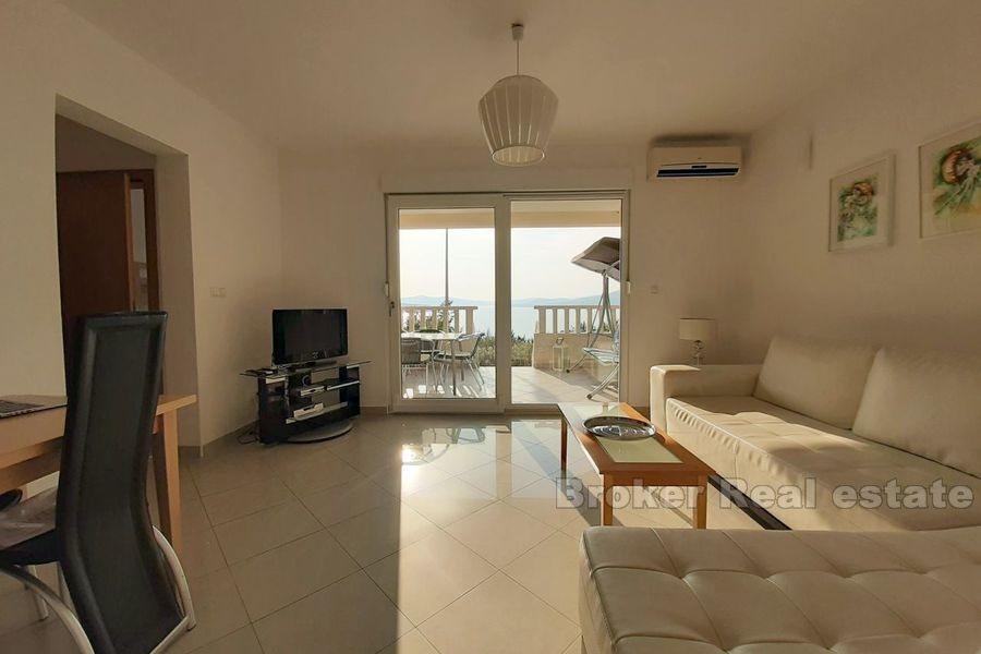Moderne Wohnung mit Meerblick