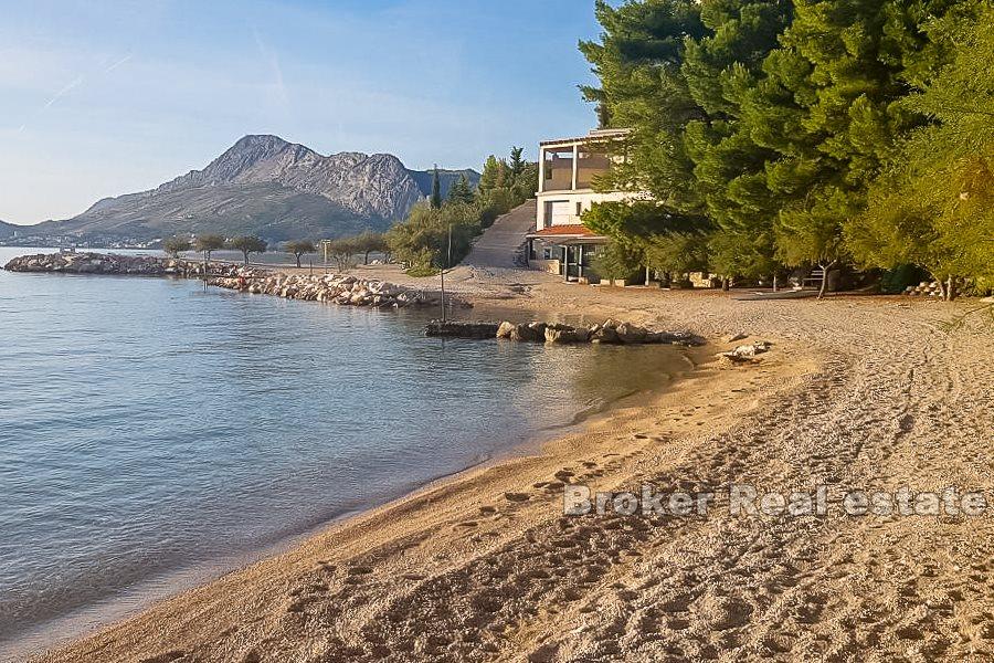 Terreno edificabile, prima fila al mare