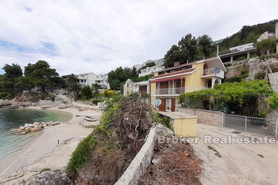 Maison jumelée première rangée à la mer, à vendre