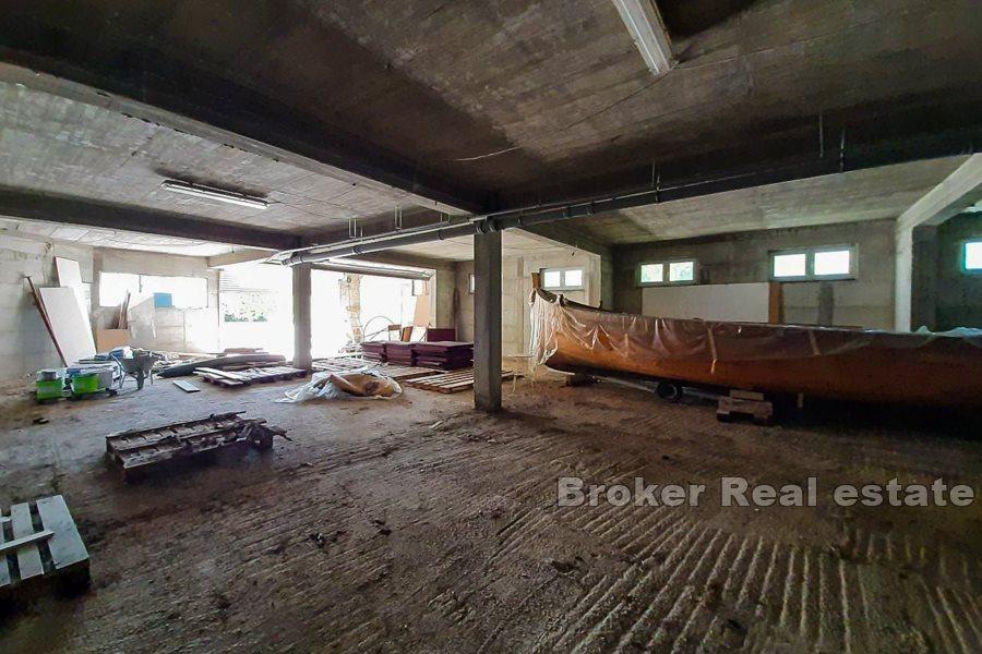 Office space, 334 m2