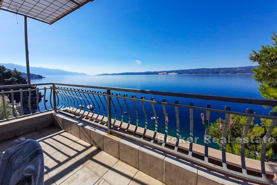 Casa con appartamenti sulla spiaggia