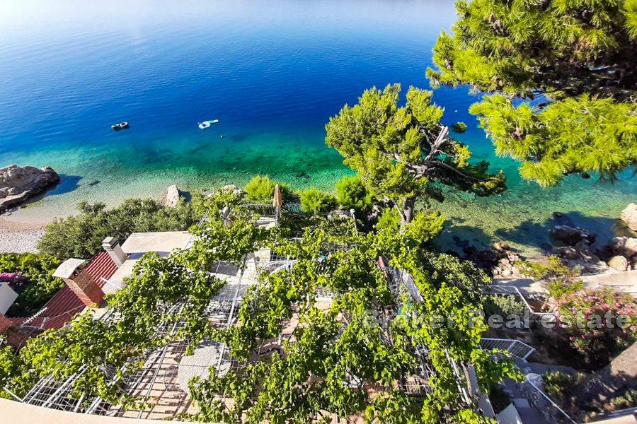 Casa con appartamenti sulla spiaggia