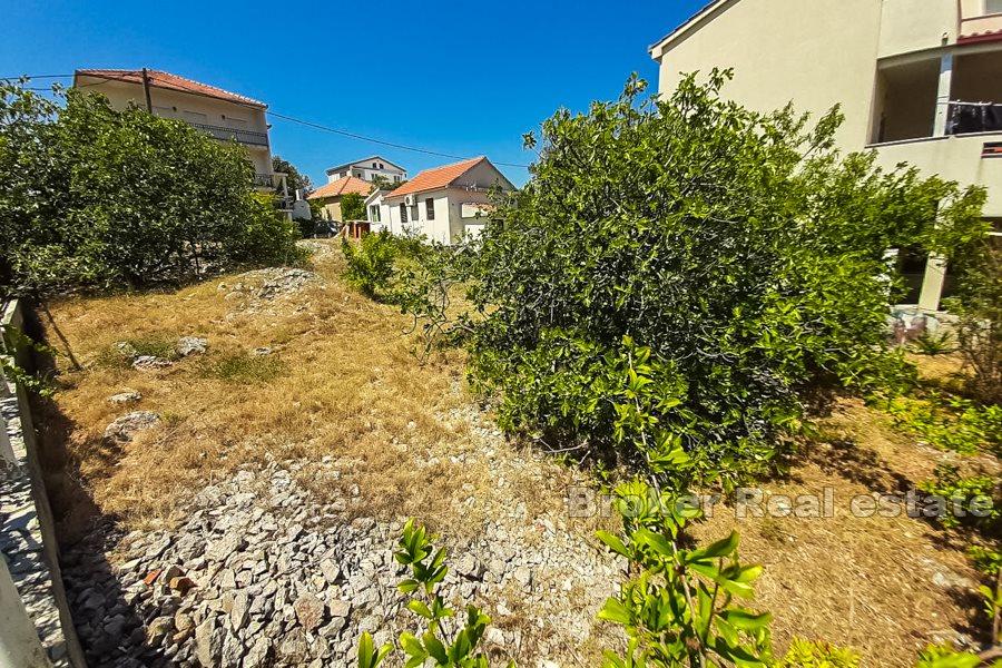Terrain constructible, première rangée de la mer