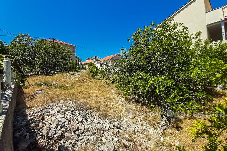 Terrain constructible, première rangée de la mer