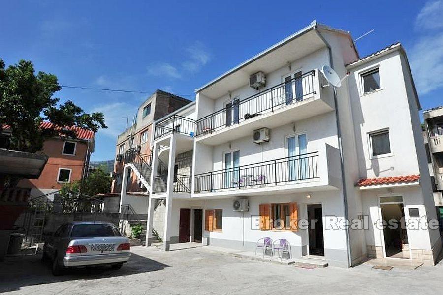 Dvojdomek s apartmány