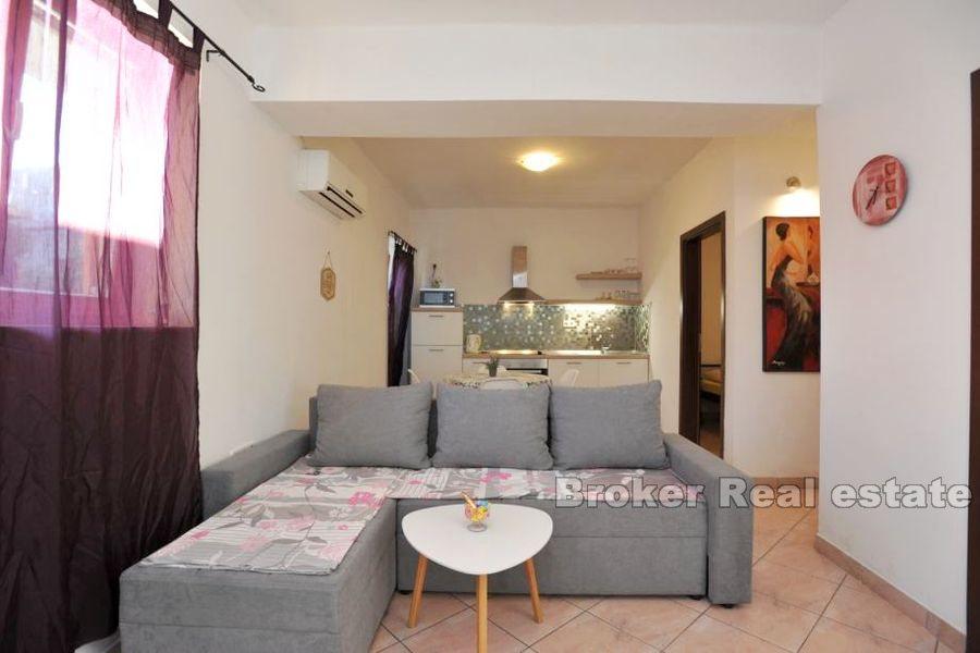 Dvojdomek s apartmány