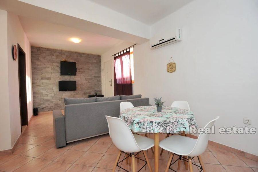 Dvojdomek s apartmány