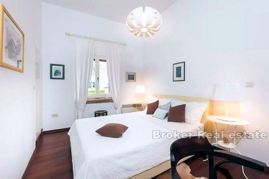 Two bedroom apartment with sea view