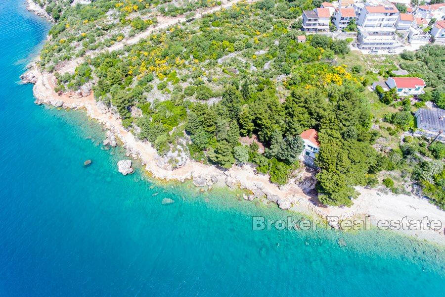 Terrain à bâtir, première rangée à la mer