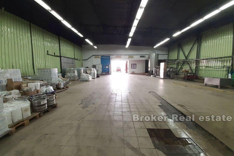 Spacious production and storage space