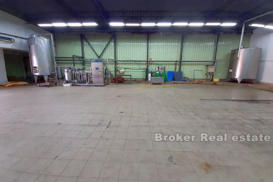 Spacious production and storage space
