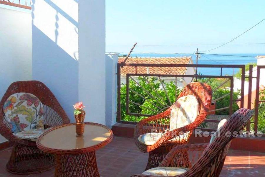 Semi-detached house with a view for adaptation