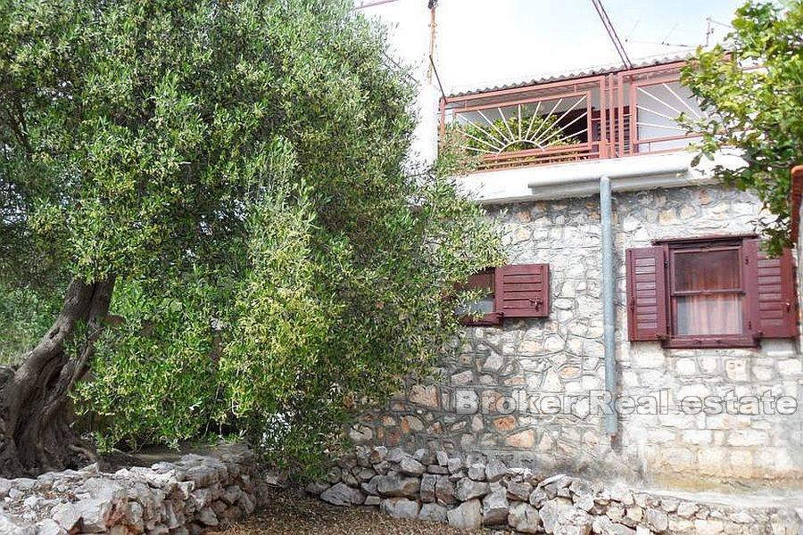 Semi-detached house with a view for adaptation