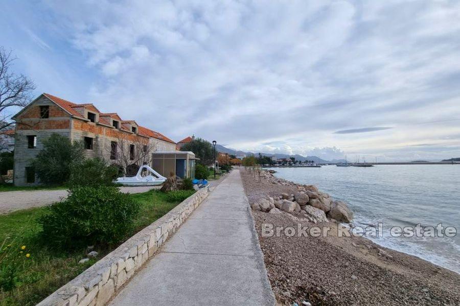 Doppelhaushälfte mit Geschäftspotential