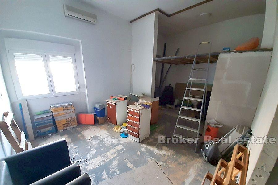 Lučac, office space